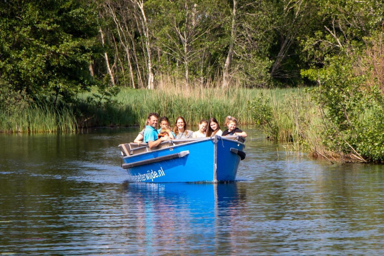Camping Kleine Belterwijde, Wiede Lodge Met Uitzicht Over Het Water מראה חיצוני תמונה