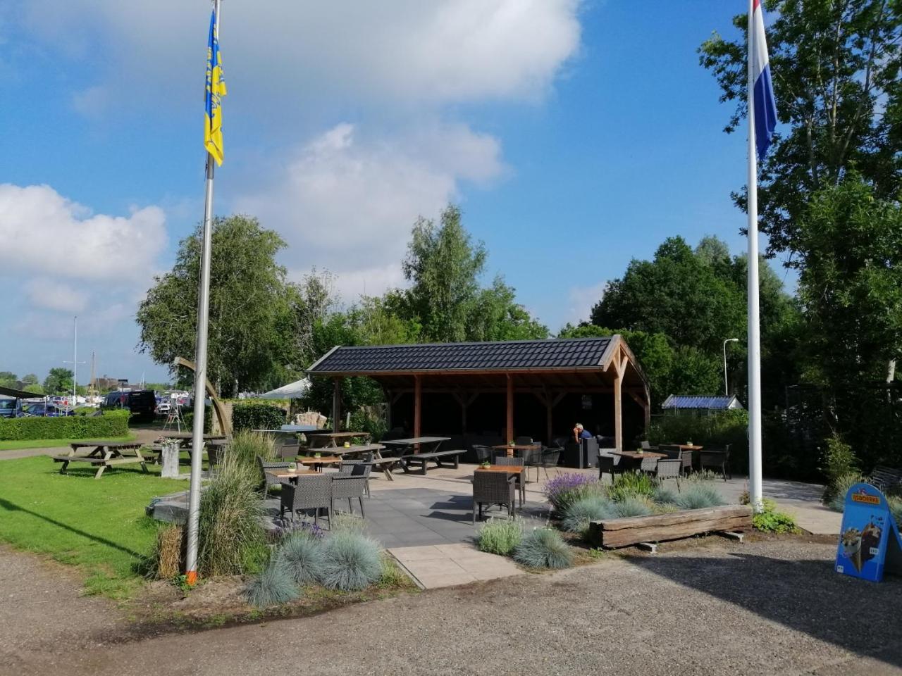 Camping Kleine Belterwijde, Wiede Lodge Met Uitzicht Over Het Water מראה חיצוני תמונה